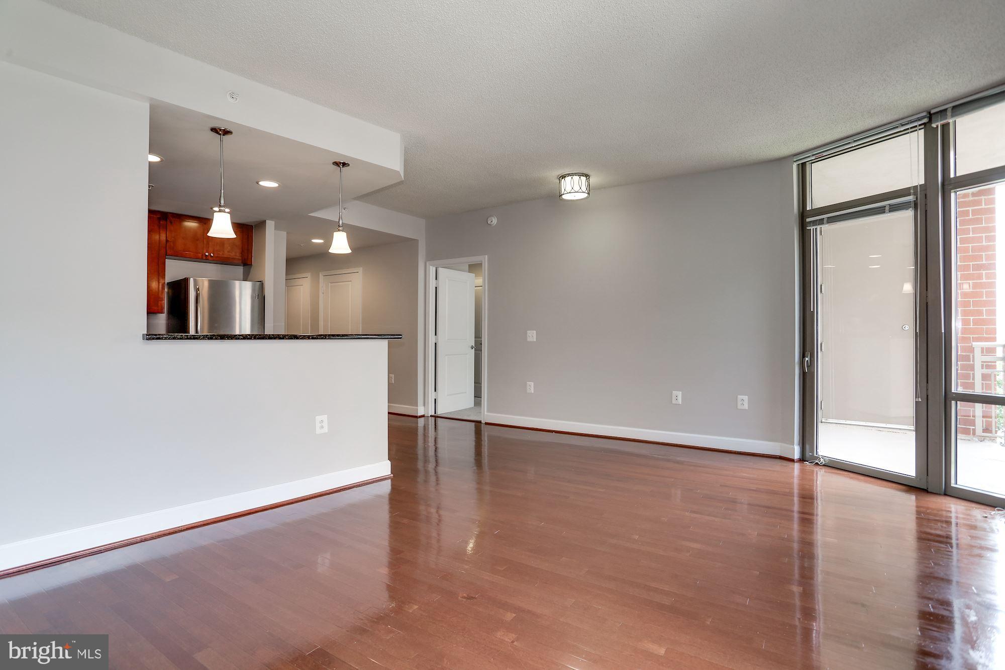 3600 South Glebe Road, Unit 428W Arlington, VA 22202 - Photo 10 of 47 Living area