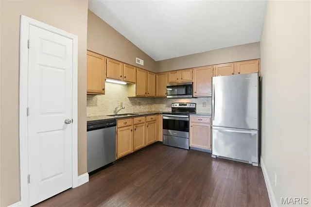 $155,000 | 1 Berview Circle, Unit B, St. Louis, MO 63129