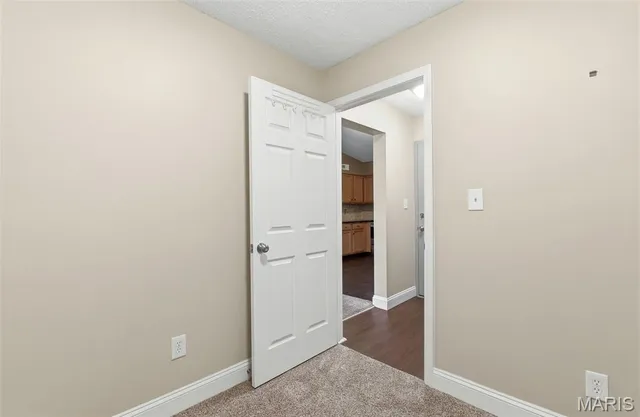 $155,000 | 1 Berview Circle, Unit B, St. Louis, MO 63129