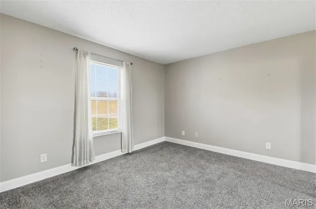 $155,000 | 1 Berview Circle, Unit B, St. Louis, MO 63129