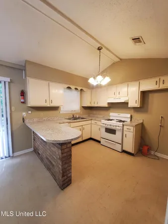 $1,150 | 134 James Drive, Gulfport, MS 39503