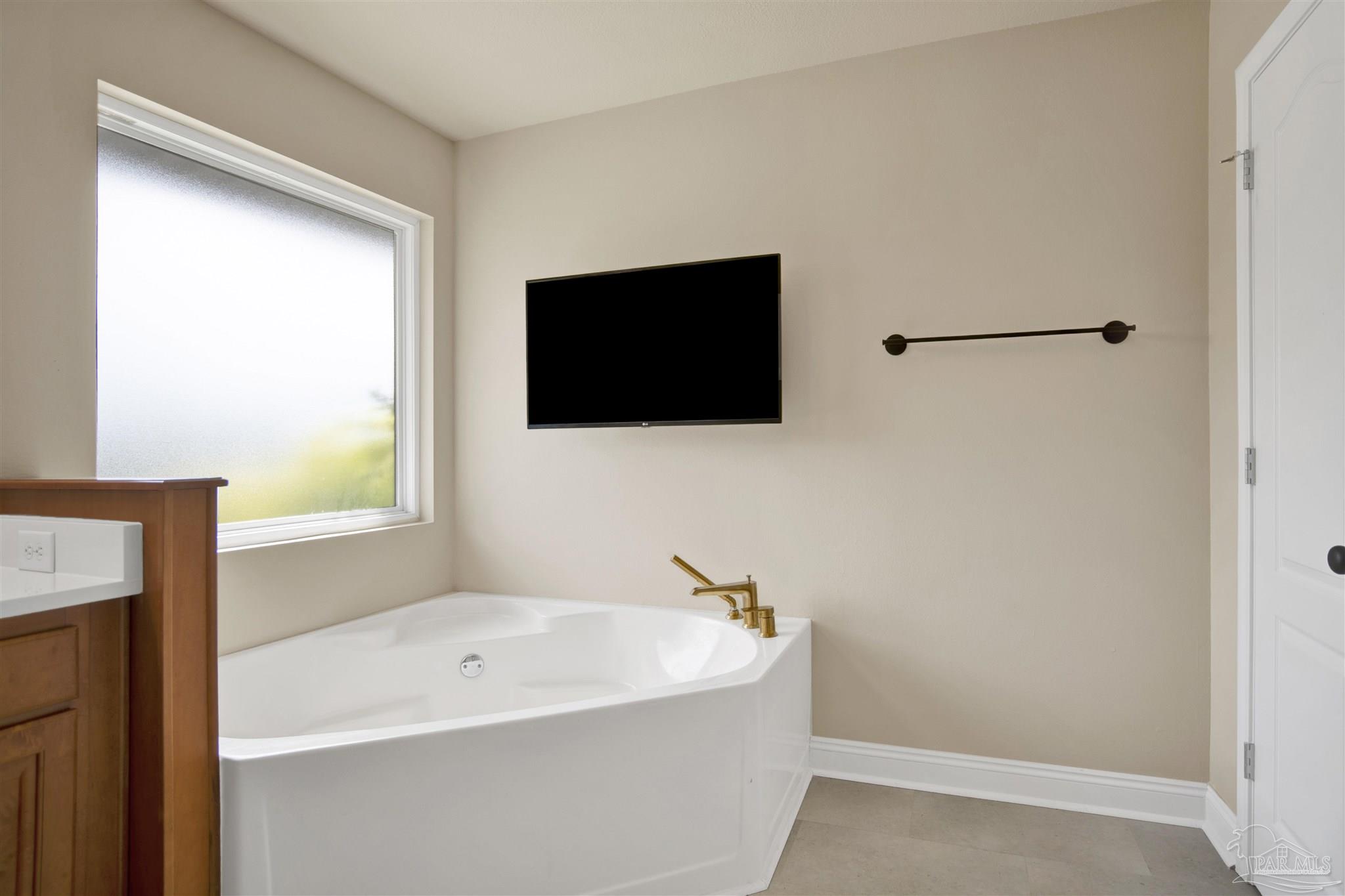 2810 Wallace Lake Road Pace, FL 32571 - Photo 24 of 54