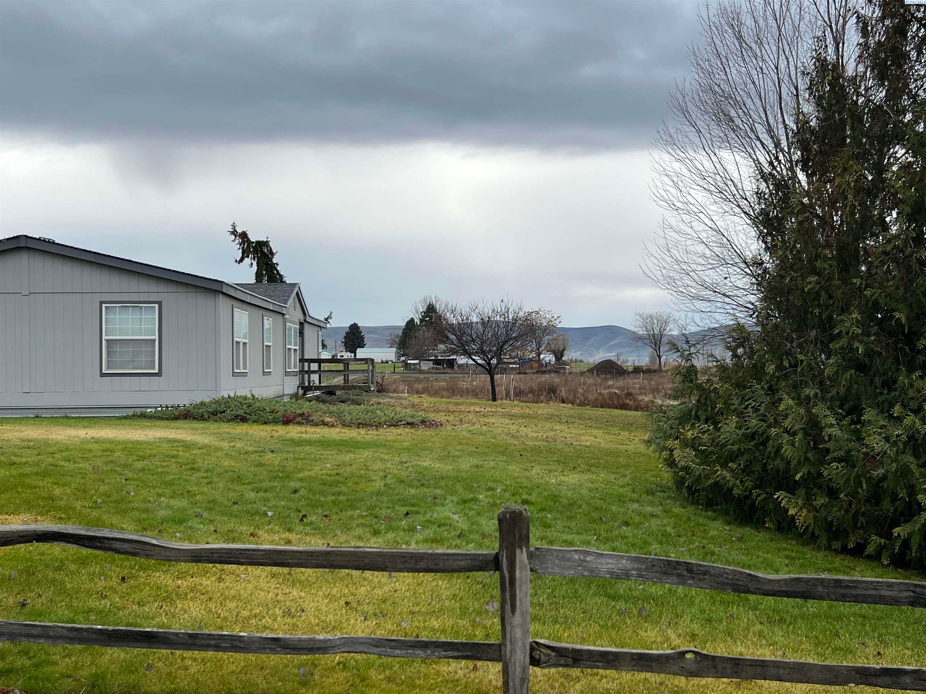 12807 Hicks Road Grandview, WA 98930 - Photo 11 of 45 Gallery Image 11