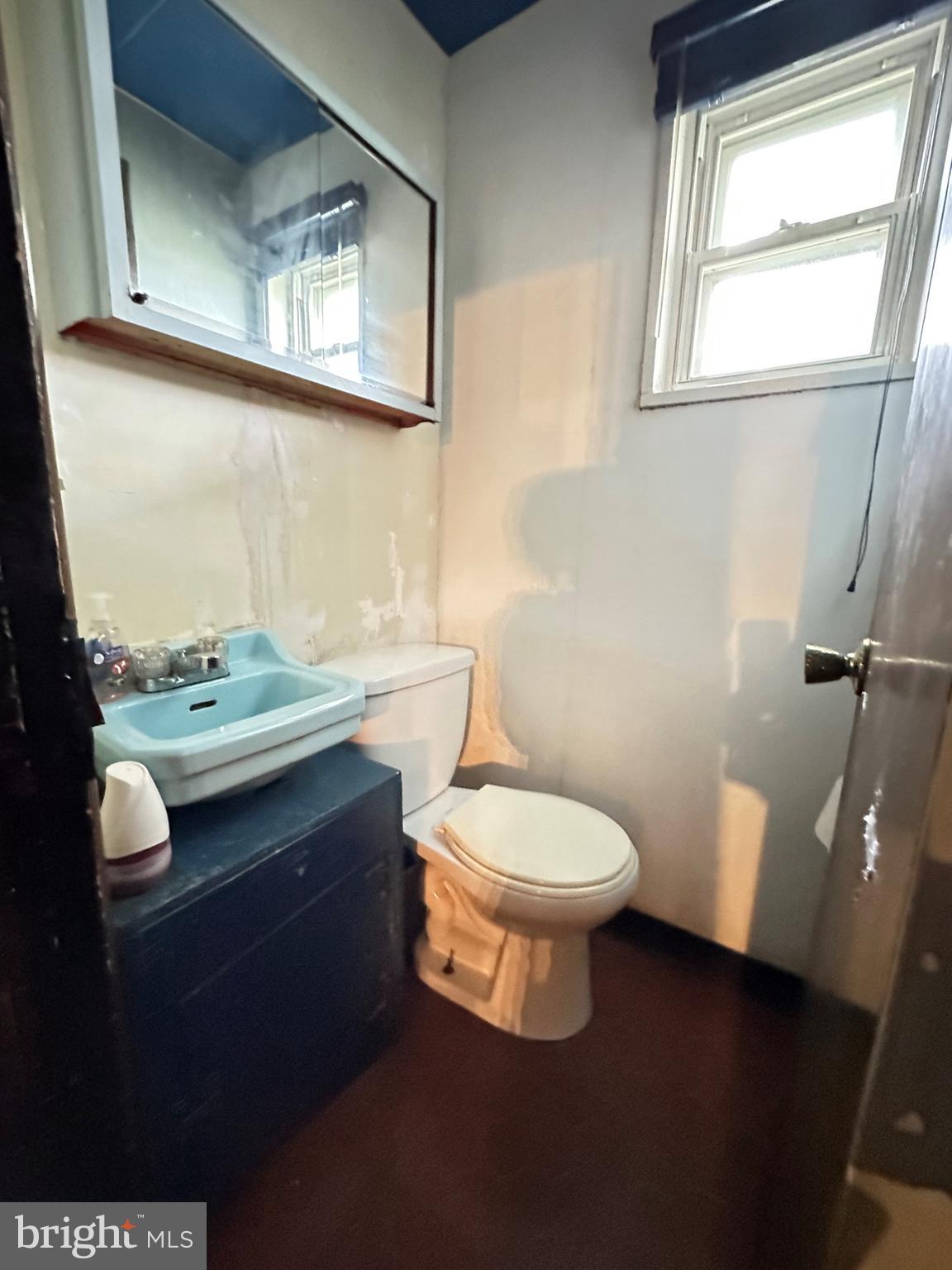 4222 Fallstaff Road Baltimore, MD 21215 - Photo 11 of 24 Main Floor Bath