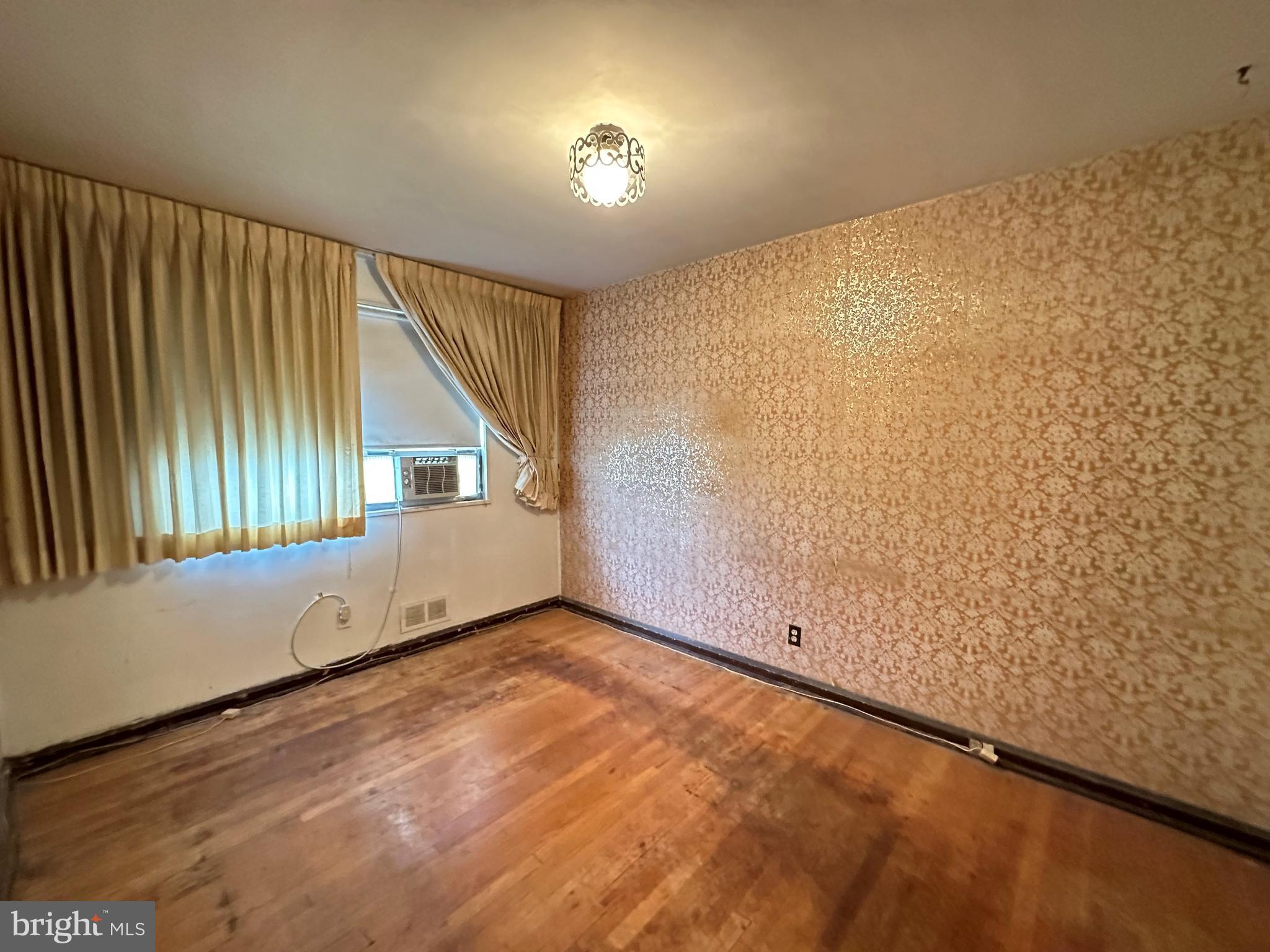 4222 Fallstaff Road Baltimore, MD 21215 - Photo 12 of 24 Primary Bedroom