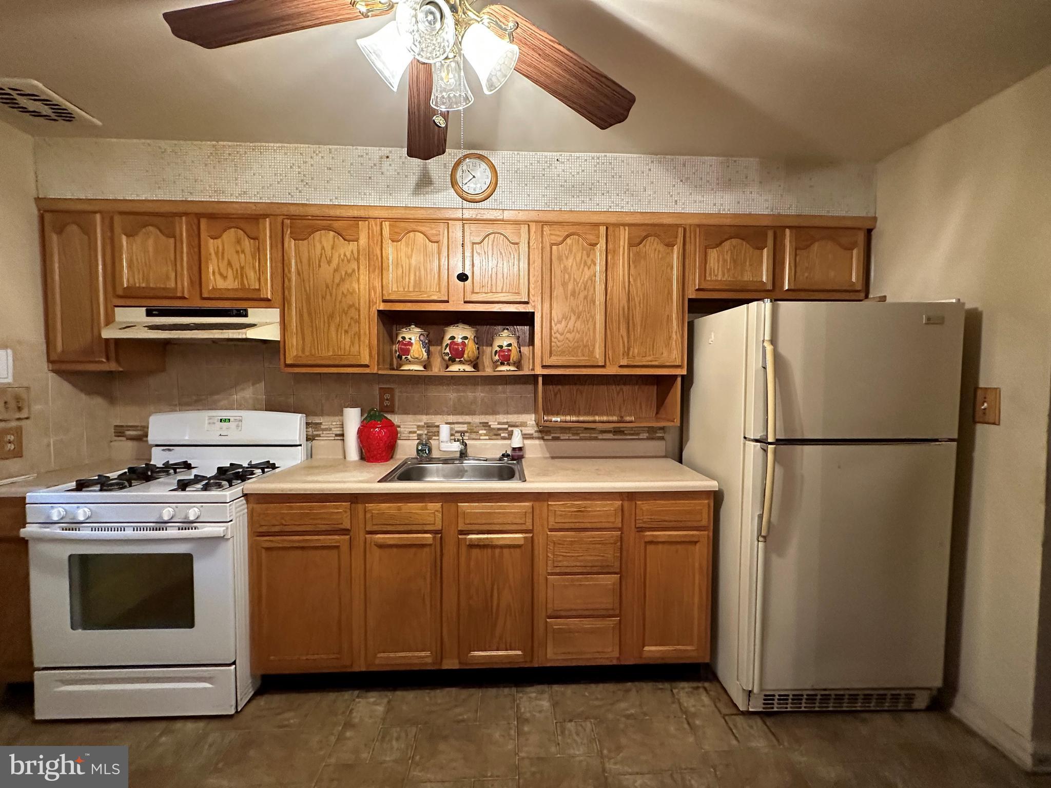 4222 Fallstaff Road Baltimore, MD 21215 - Photo 4 of 24 Updated Kitchen