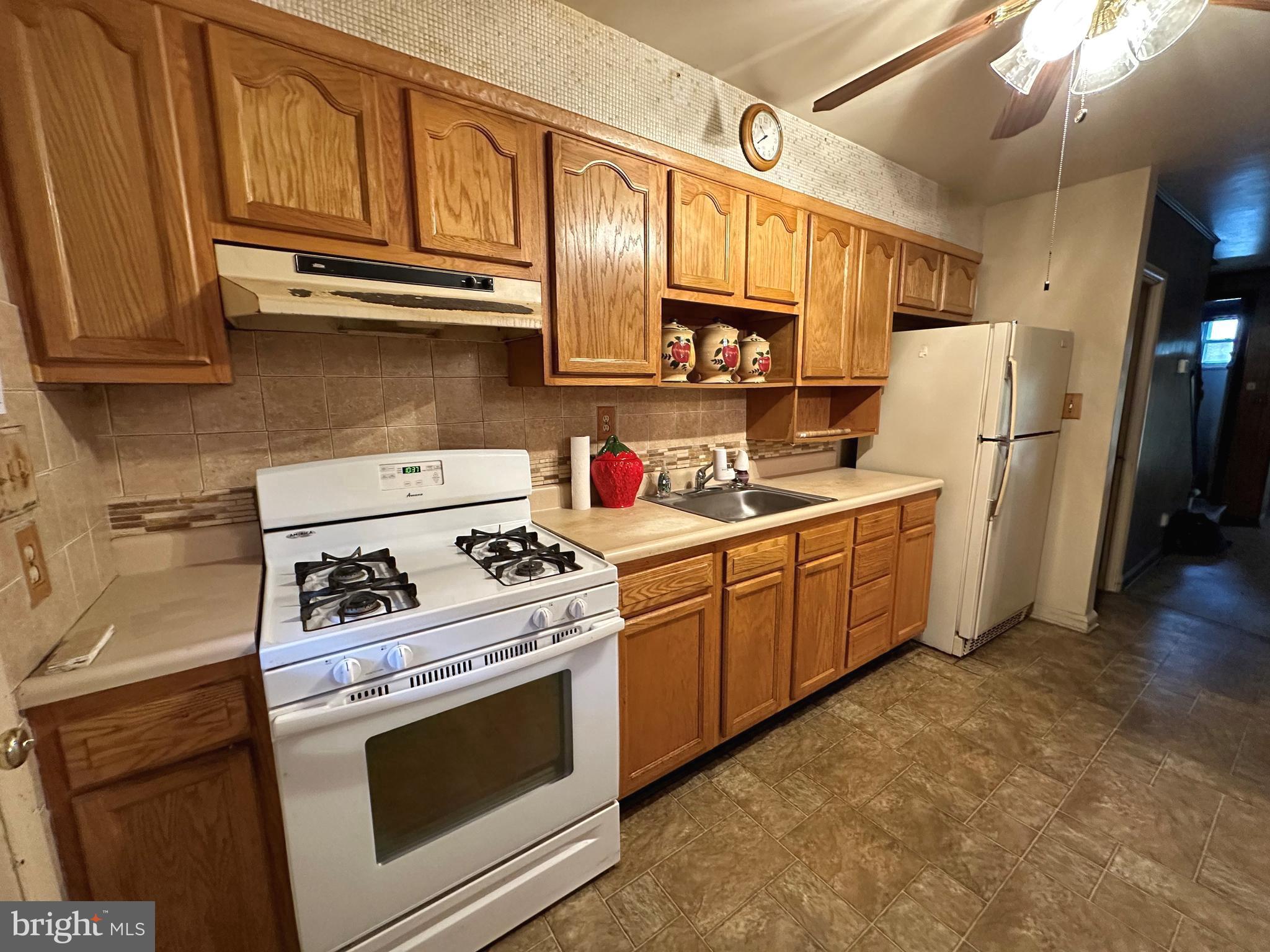 4222 Fallstaff Road Baltimore, MD 21215 - Photo 5 of 24 Updated Kitchen