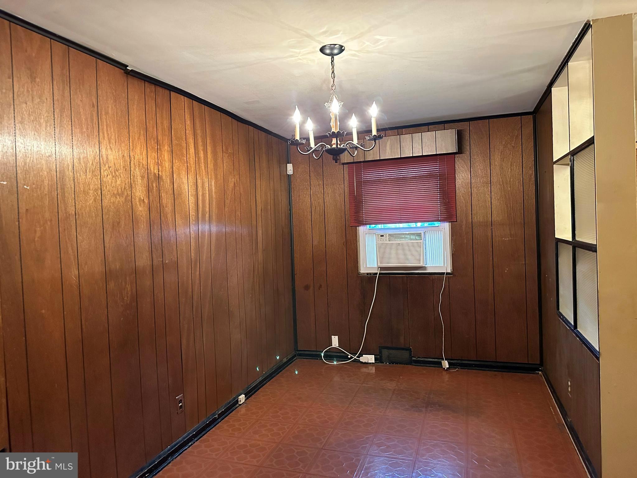 4222 Fallstaff Road Baltimore, MD 21215 - Photo 6 of 24 Dining Room