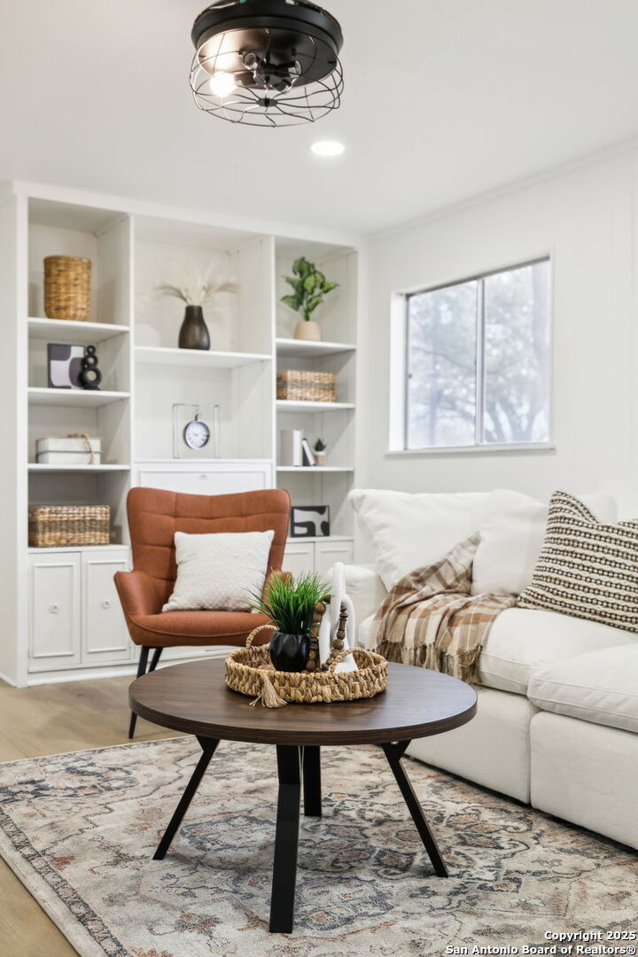 1815 Montview San Antonio, TX 78213 - Photo 13 of 49