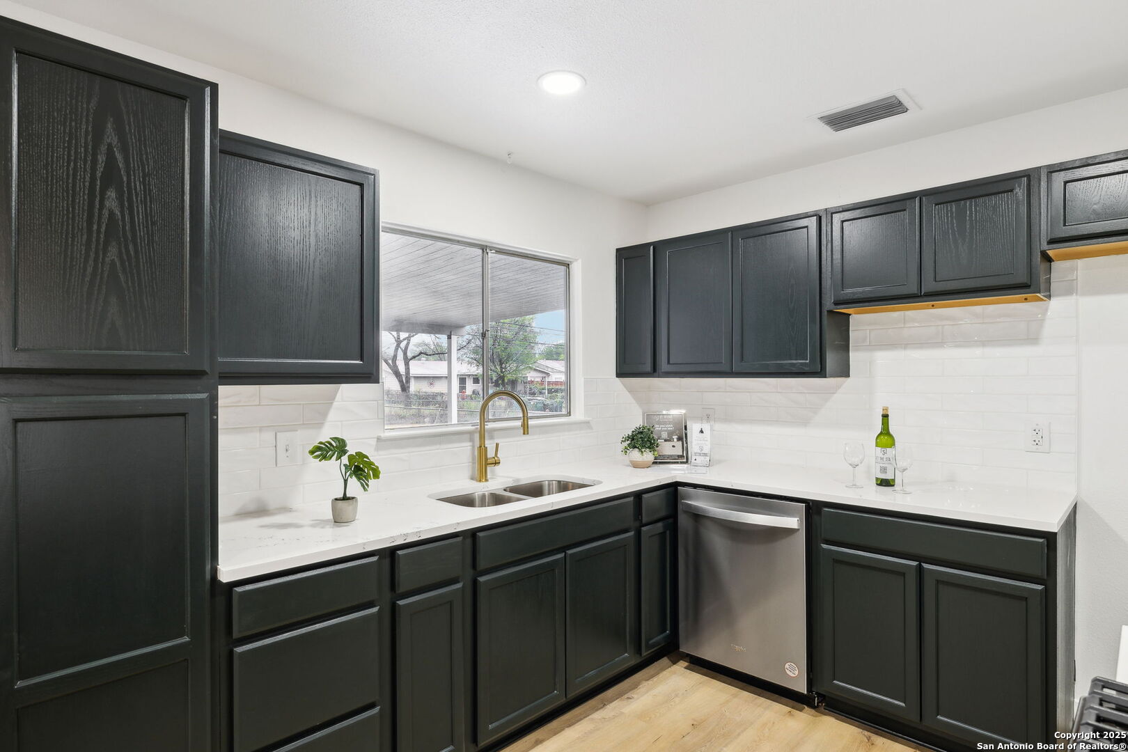 1815 Montview San Antonio, TX 78213 - Photo 19 of 49