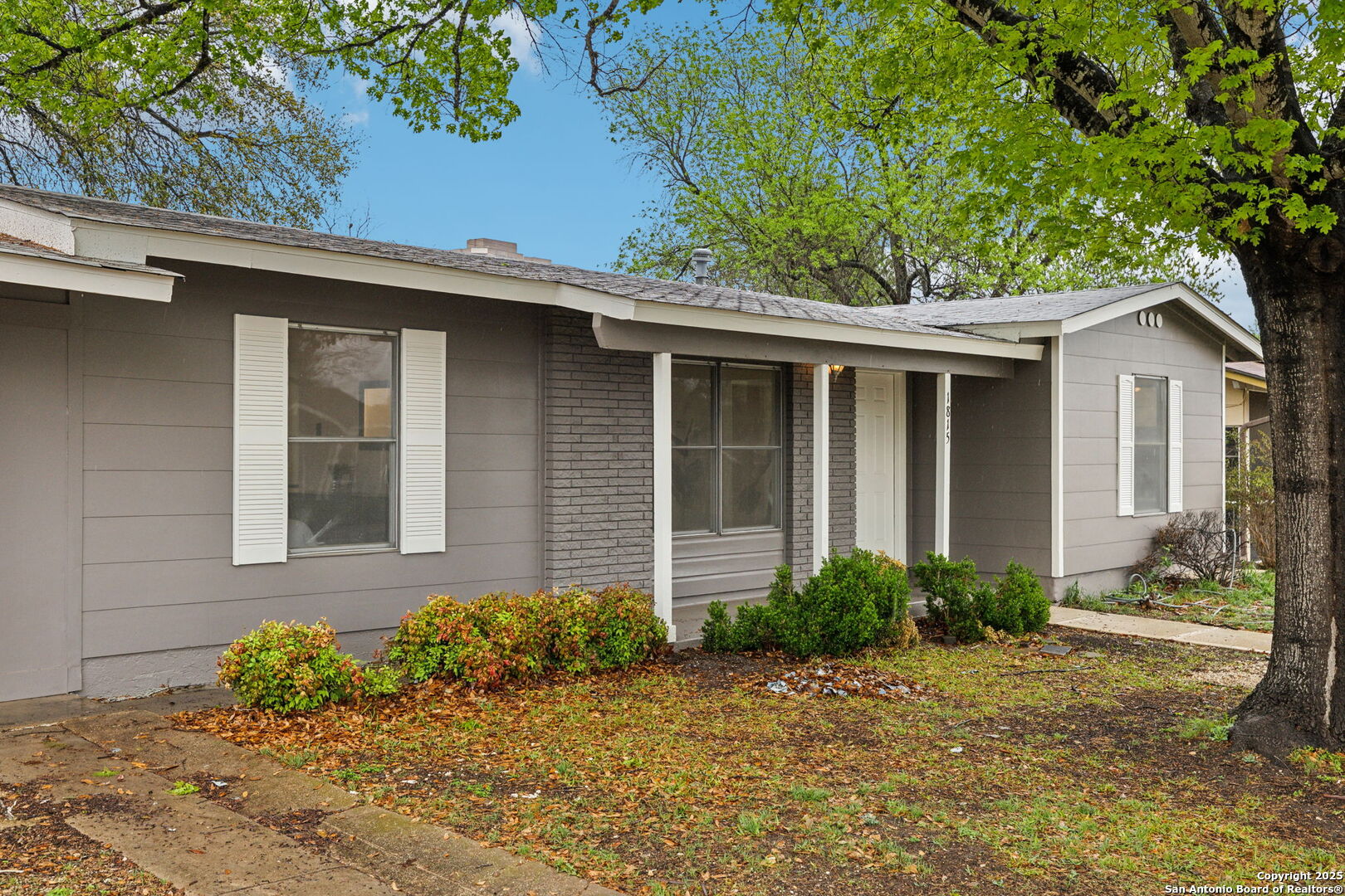 1815 Montview San Antonio, TX 78213 - Photo 4 of 49