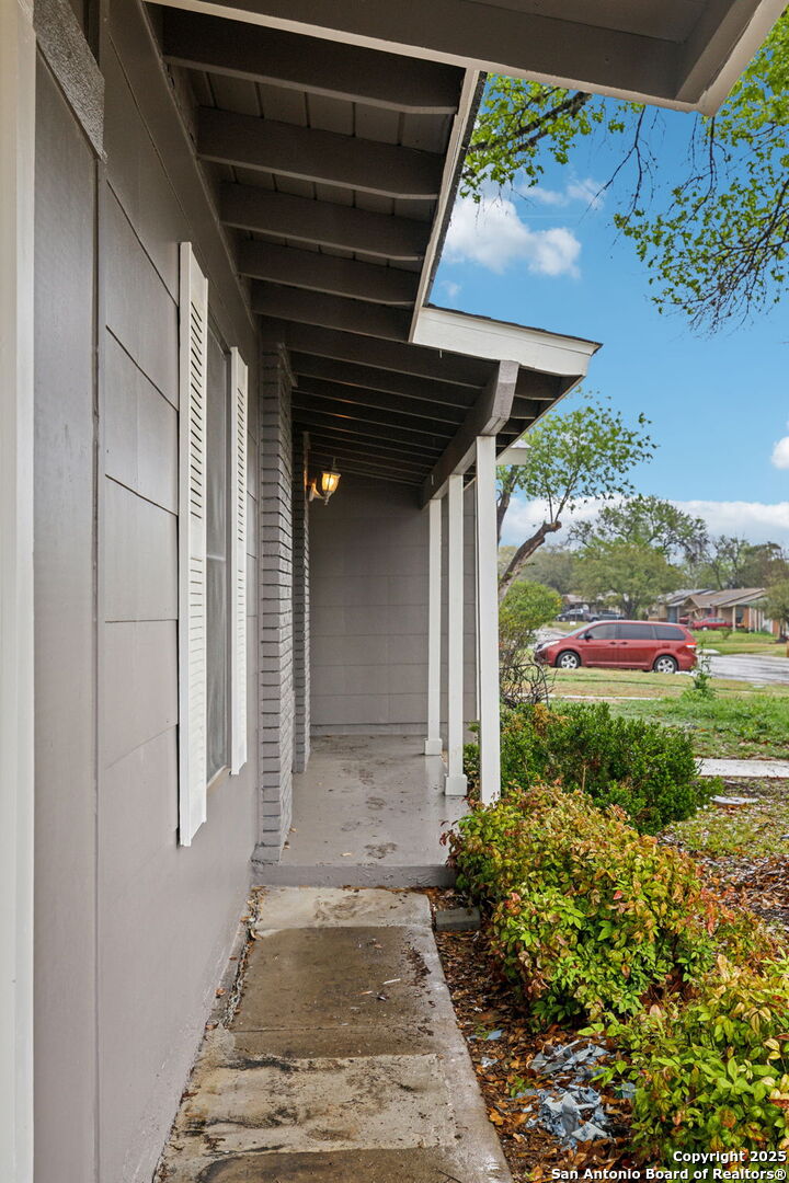 1815 Montview San Antonio, TX 78213 - Photo 6 of 49