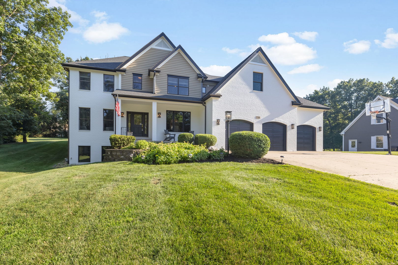 720 Saddle Ridge Crystal Lake, IL 60012 - Photo 2 of 37 Gallery Image 2