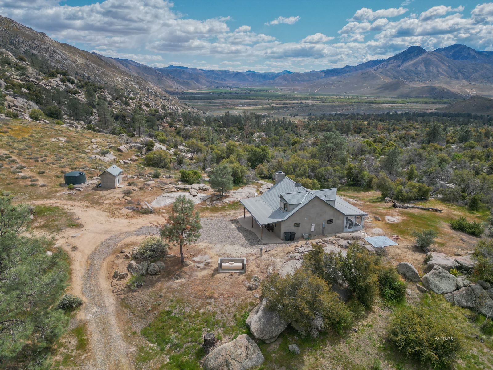9766 Glacier Gulch Road Weldon, CA 93283 - Photo 6 of 45