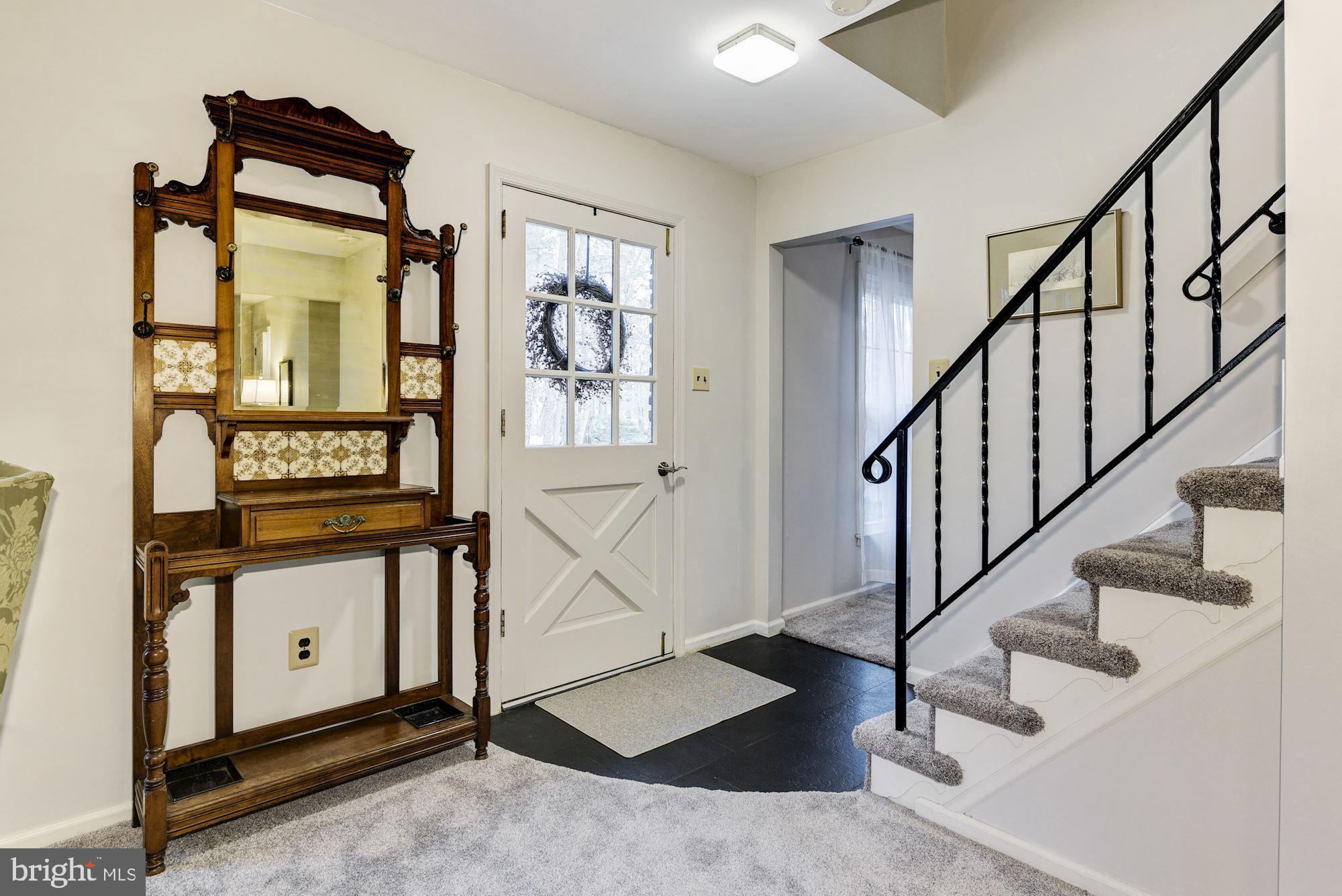 33 Tuckerton Road Shamong, NJ 08088 - Photo 2 of 27 Foyer