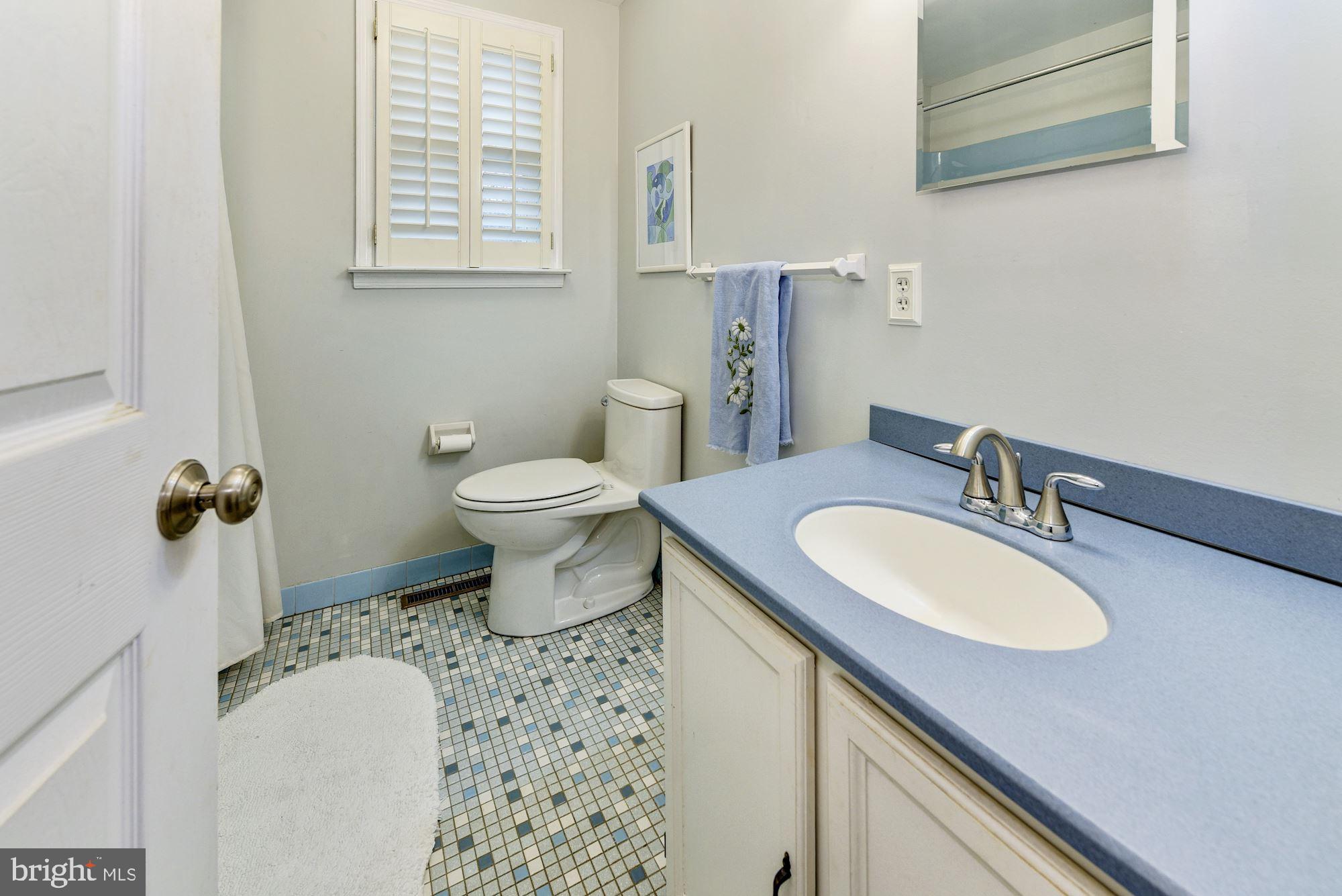 33 Tuckerton Road Shamong, NJ 08088 - Photo 21 of 27 Hall Bath