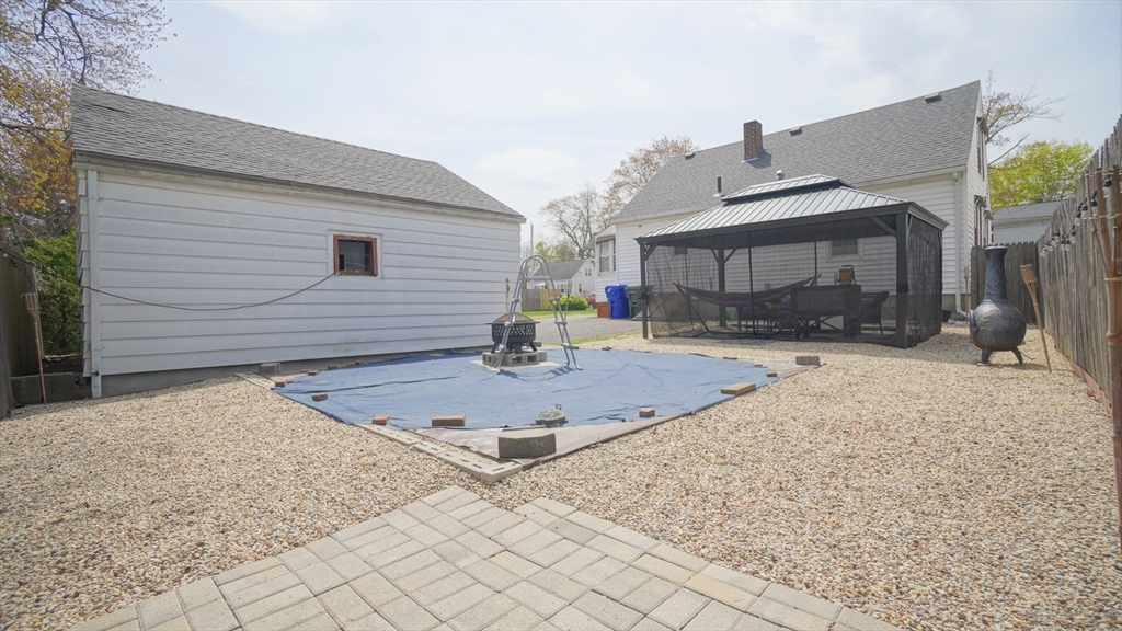 41 Parallel Street Springfield, MA 01104 - Photo 10 of 35 a view of outdoor space and seating area