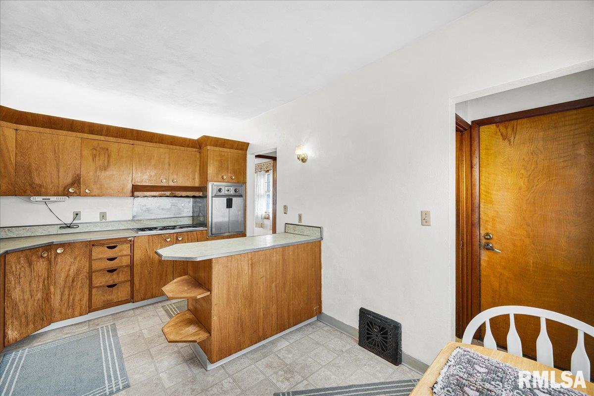 914 Washington Street Pekin, IL 61554 - Photo 14 of 44