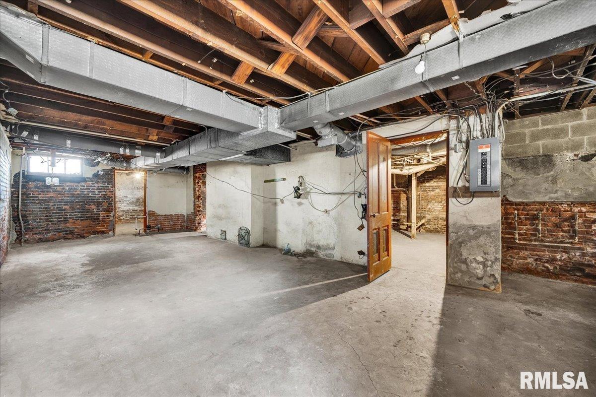 914 Washington Street Pekin, IL 61554 - Photo 28 of 44