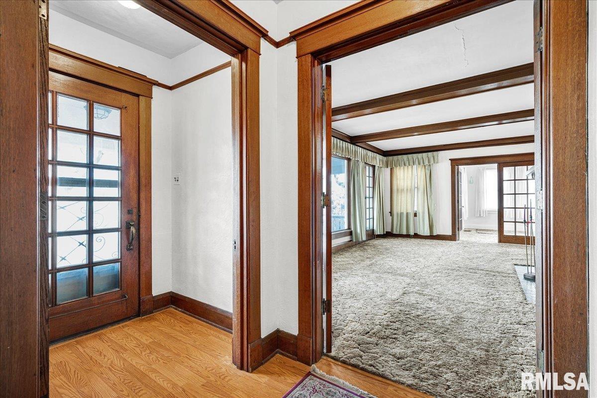 914 Washington Street Pekin, IL 61554 - Photo 3 of 44