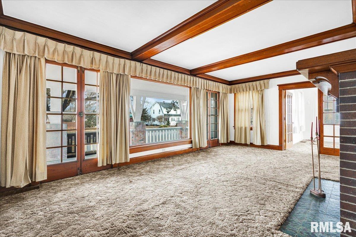 914 Washington Street Pekin, IL 61554 - Photo 4 of 44