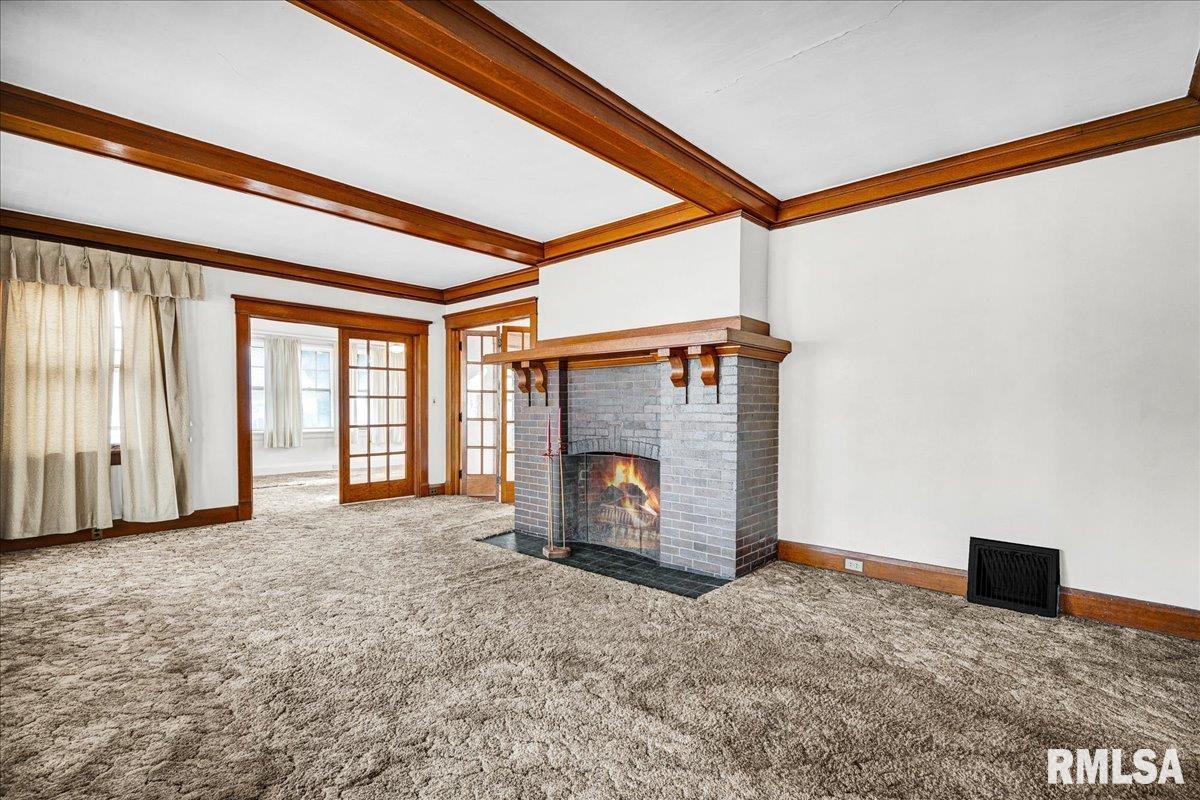 914 Washington Street Pekin, IL 61554 - Photo 5 of 44