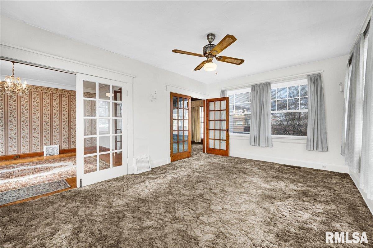 914 Washington Street Pekin, IL 61554 - Photo 10 of 44