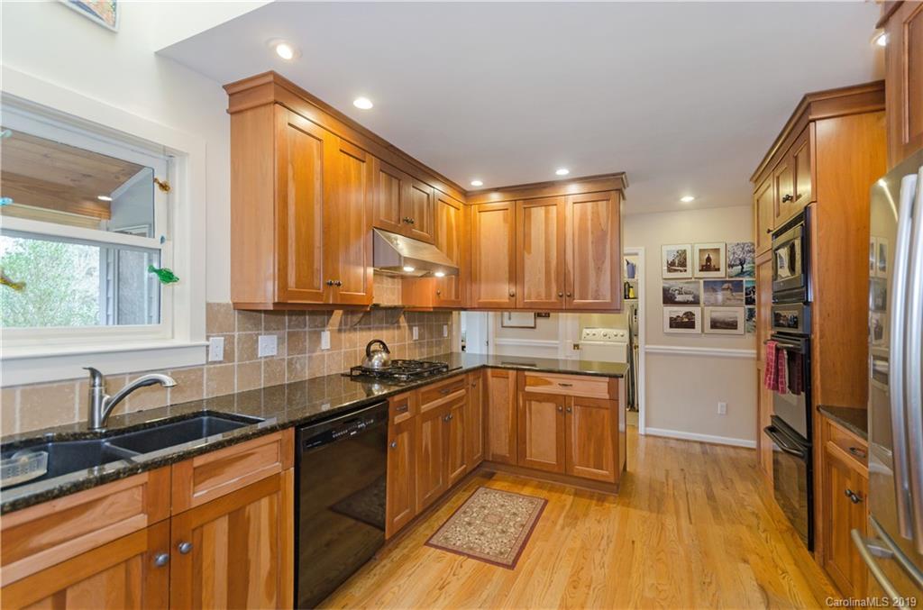 385 Racquet Club Road Asheville, NC 28803 - Photo 12 of 27