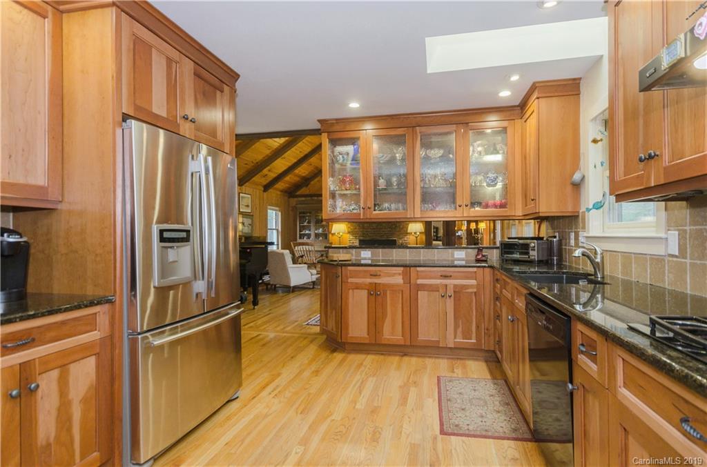 385 Racquet Club Road Asheville, NC 28803 - Photo 13 of 27