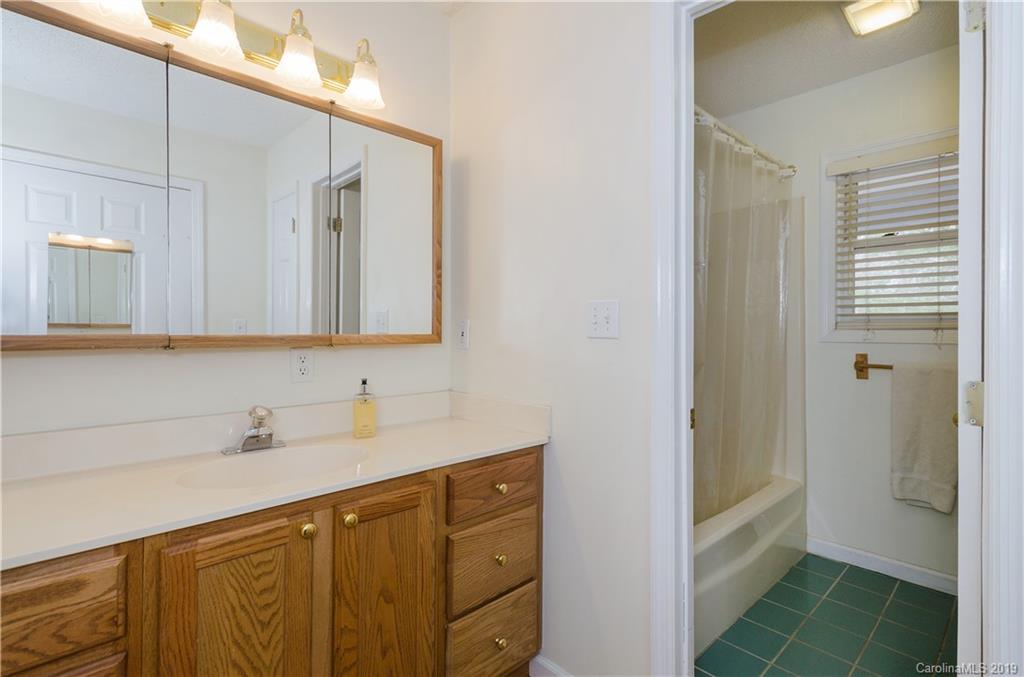 385 Racquet Club Road Asheville, NC 28803 - Photo 19 of 27