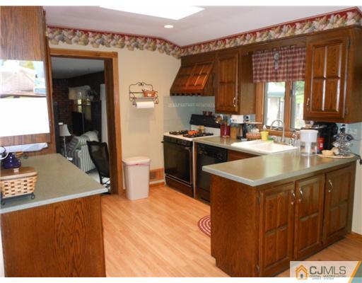 22 Valiant Road East Brunswick, NJ 08816 - Photo 8 of 15 Gallery Image 8