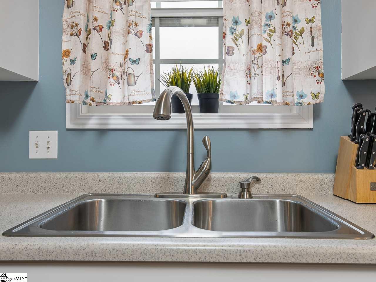 218 Abners Trail Road Greer, SC 29651 - Photo 11 of 36 Gallery Image 11