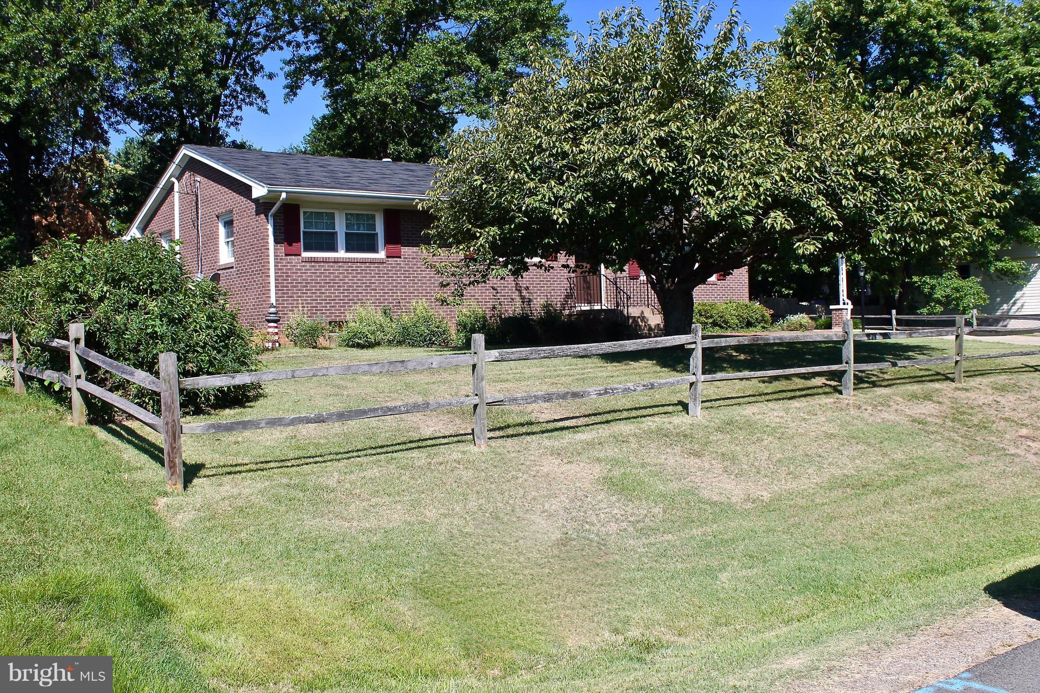 7708 Ontario Road Gainesville, VA 20155 - Photo 1 of 19 Exterior (Front)