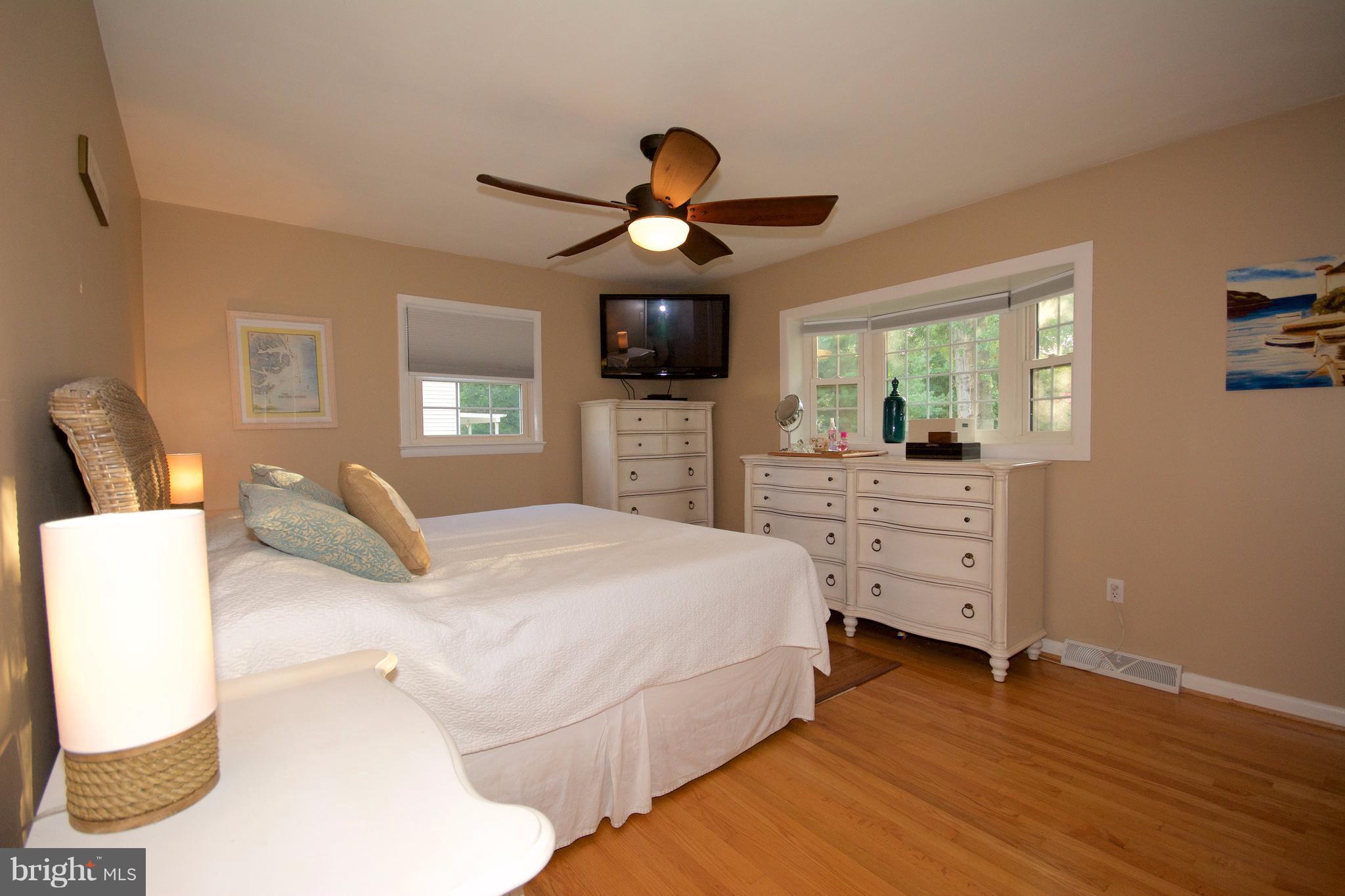 7708 Ontario Road Gainesville, VA 20155 - Photo 11 of 19 Bedroom (Master)