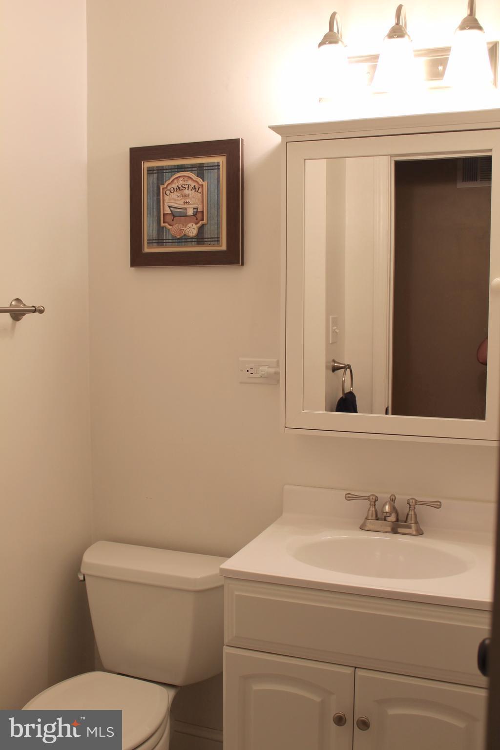 7708 Ontario Road Gainesville, VA 20155 - Photo 15 of 19 Bath