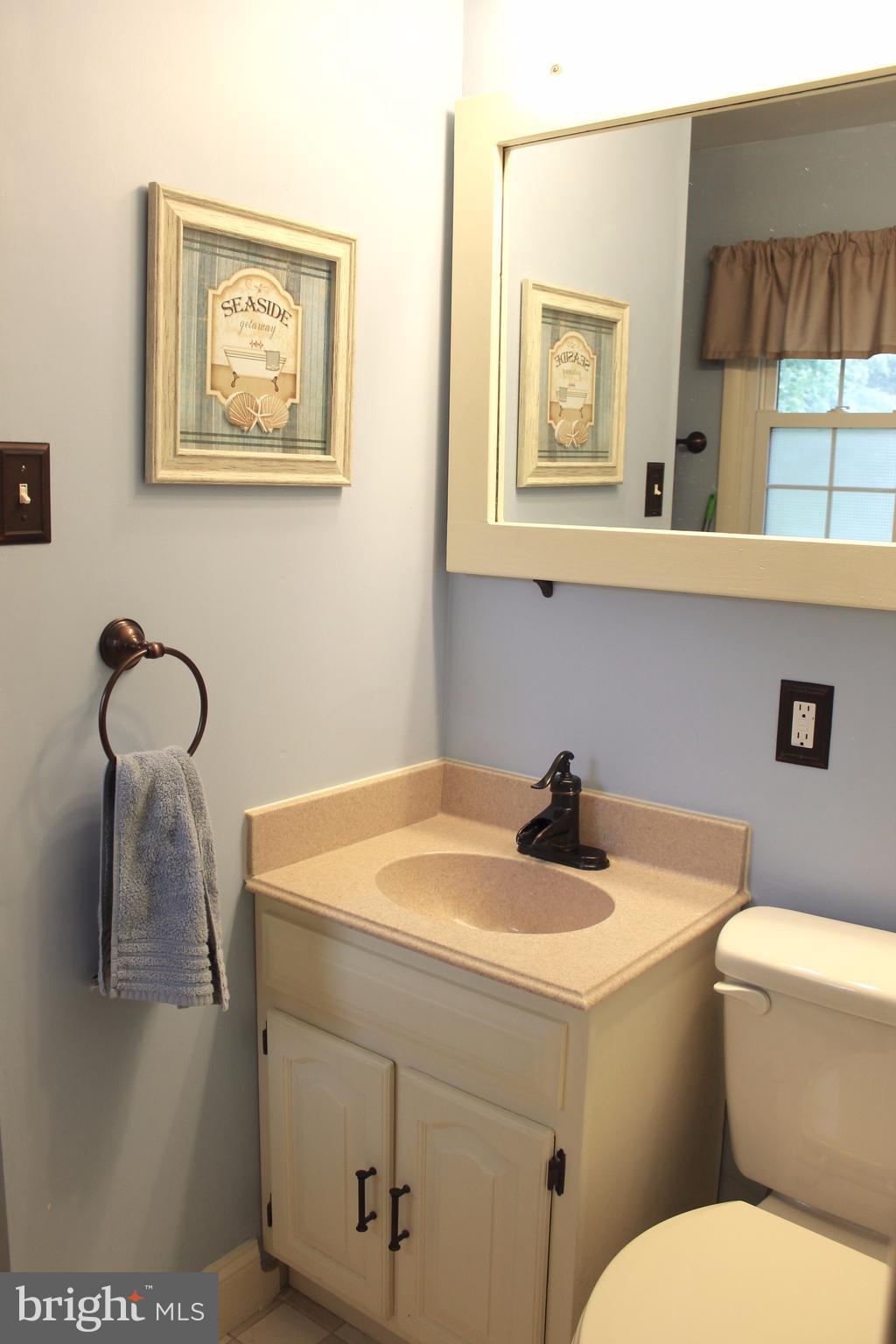 7708 Ontario Road Gainesville, VA 20155 - Photo 17 of 19 Bath
