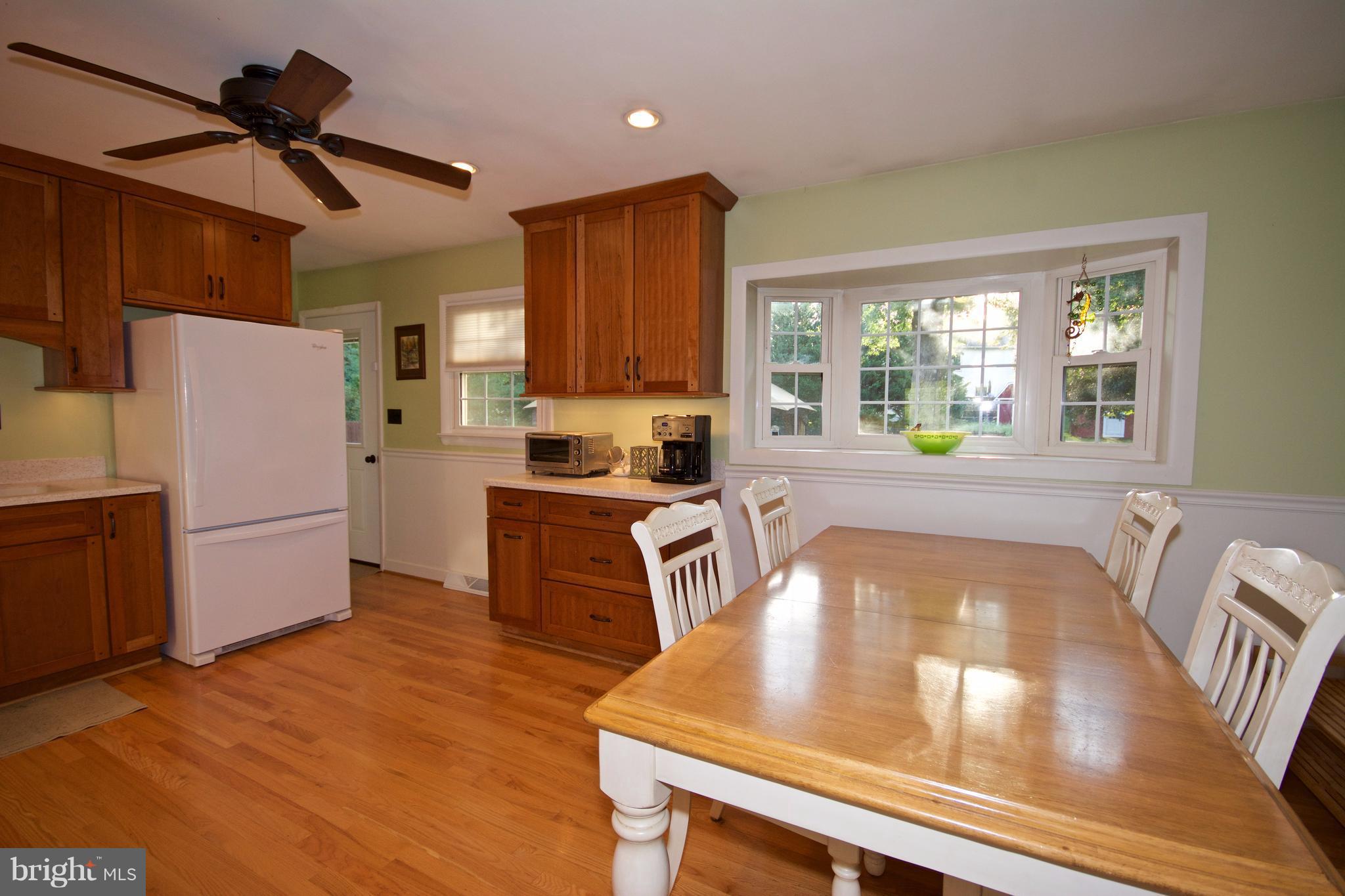 7708 Ontario Road Gainesville, VA 20155 - Photo 8 of 19 Kitchen
