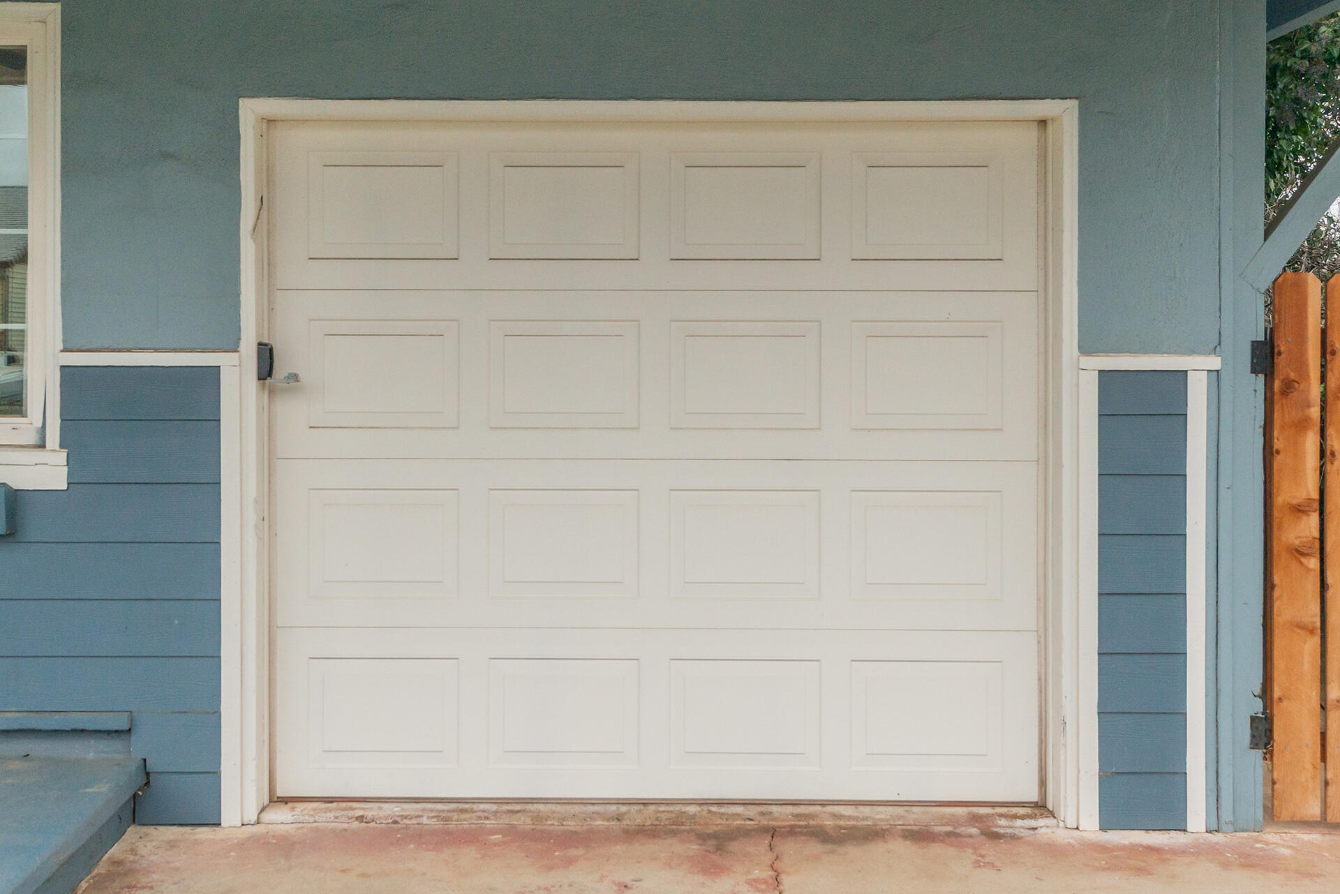 1115 2nd Street Redding, CA 96002 - Photo 5 of 39 a view of wooden door