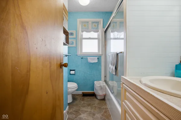 $319,900 | 3850 South 150 West, Columbus, IN 47201