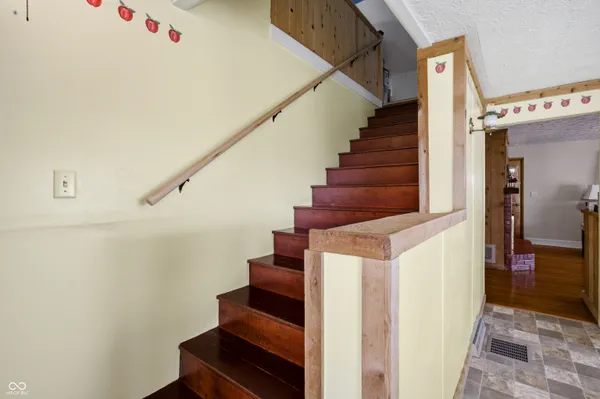 $319,900 | 3850 South 150 West, Columbus, IN 47201