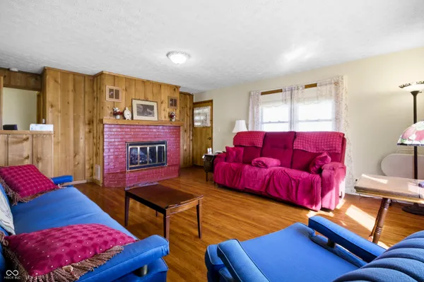 $319,900 | 3850 South 150 West, Columbus, IN 47201