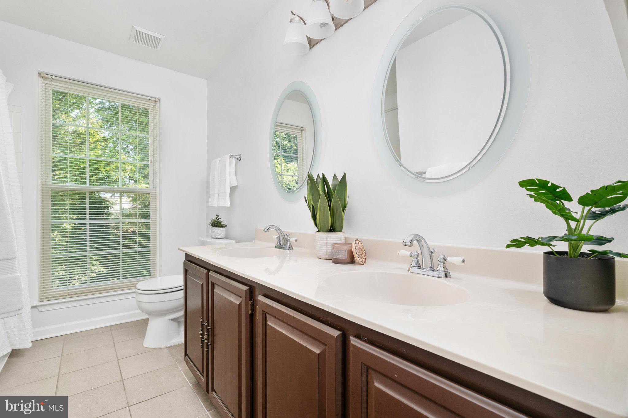 8550 Yoder Street Manassas, VA 20110 - Photo 27 of 39 Upper level full bath