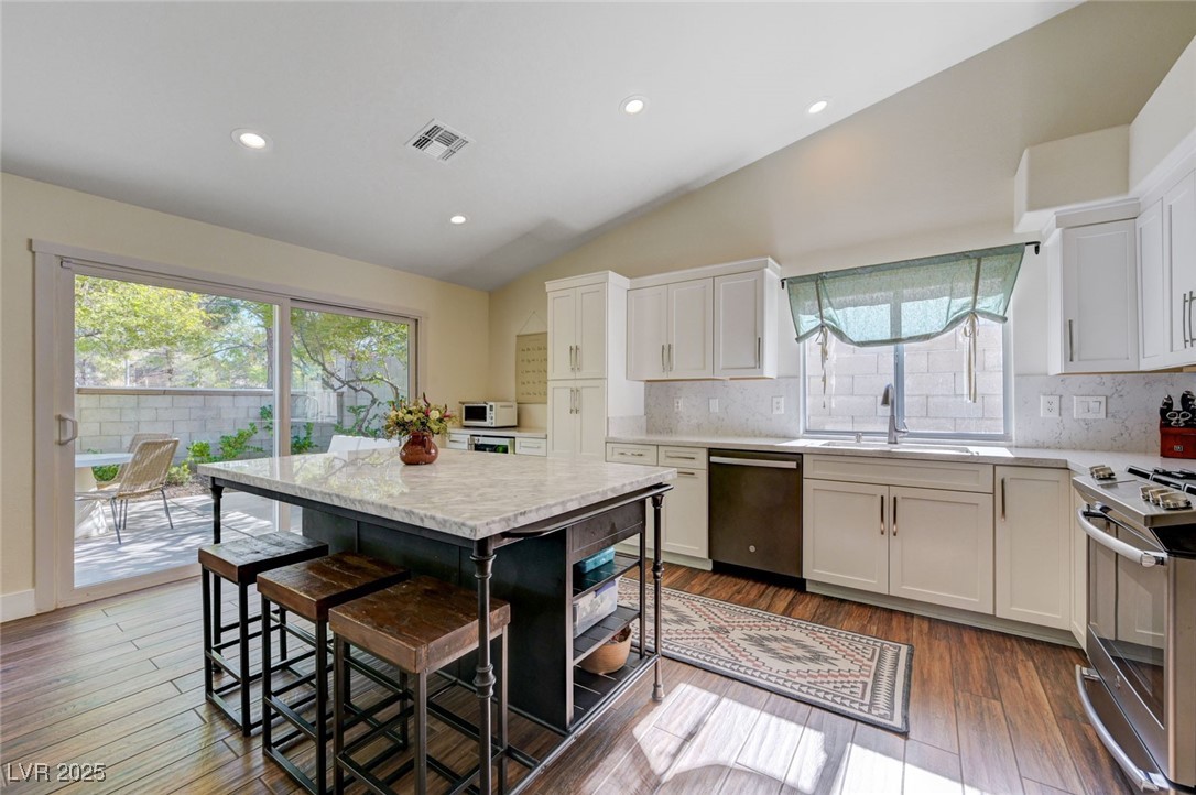 224 Misty Garden Street Henderson, NV 89012 - Photo 21 of 71 VIRTUALLY STAGED