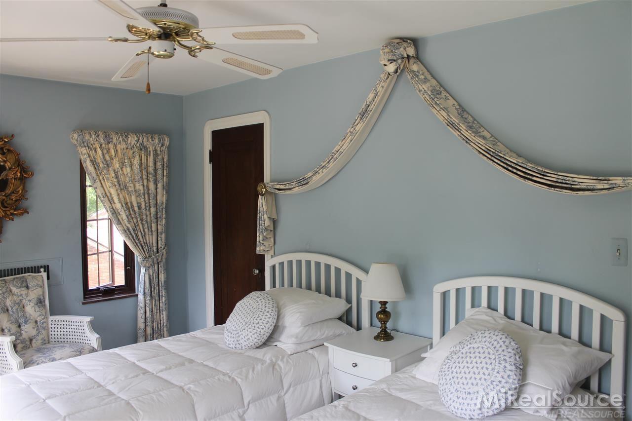 758 Barrington Road Grosse Pointe Park, MI 48230 - Photo 22 of 30
