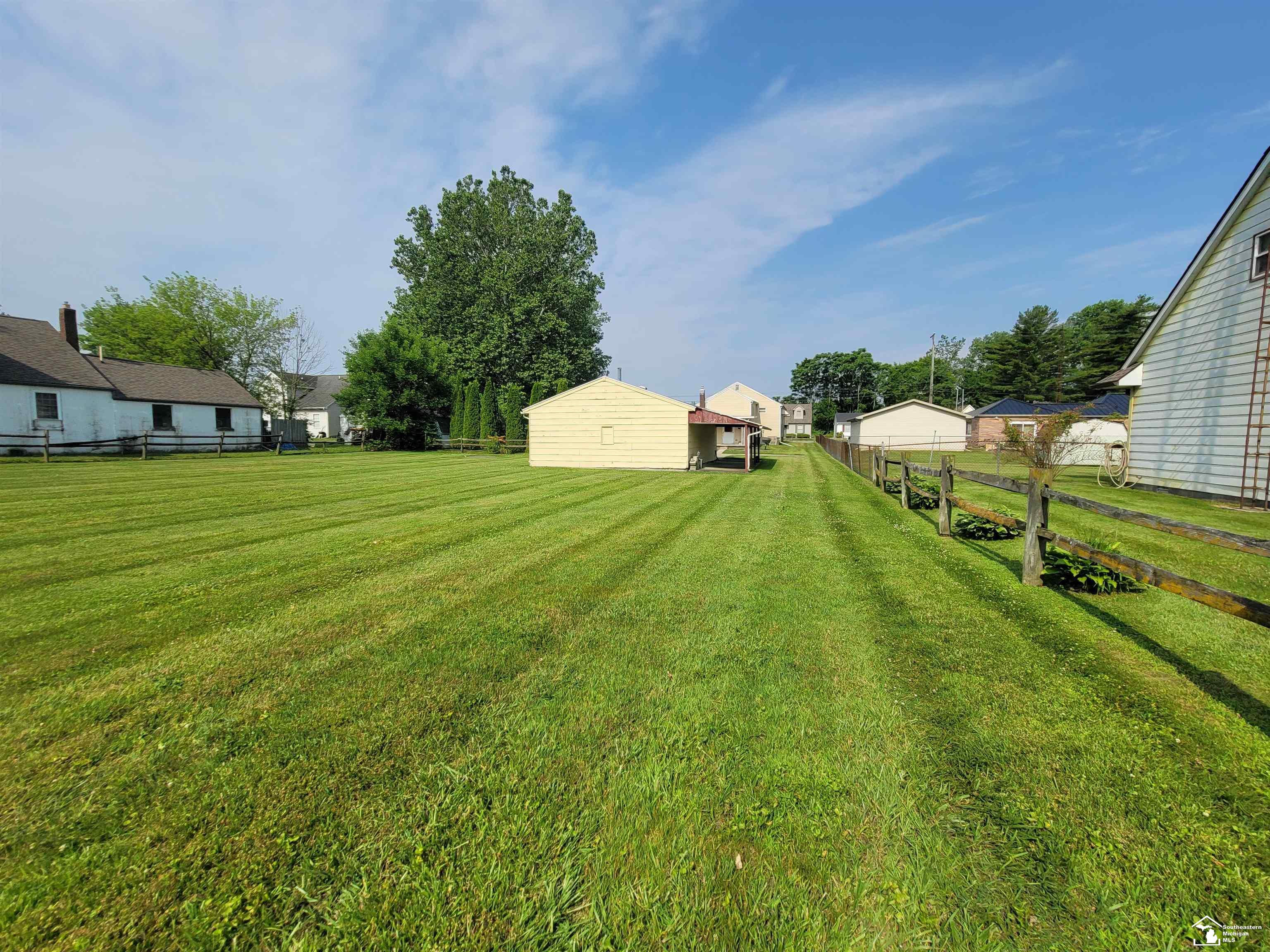 7234 Douglas Road Lambertville, MI 48144 - Photo 12 of 13 50145907-a7a76031-002d-476f-bcbc-d88d507205d3.JPG