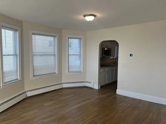 $3,400 | 66 Humphrey Street, Unit 2, Swampscott, MA 01907