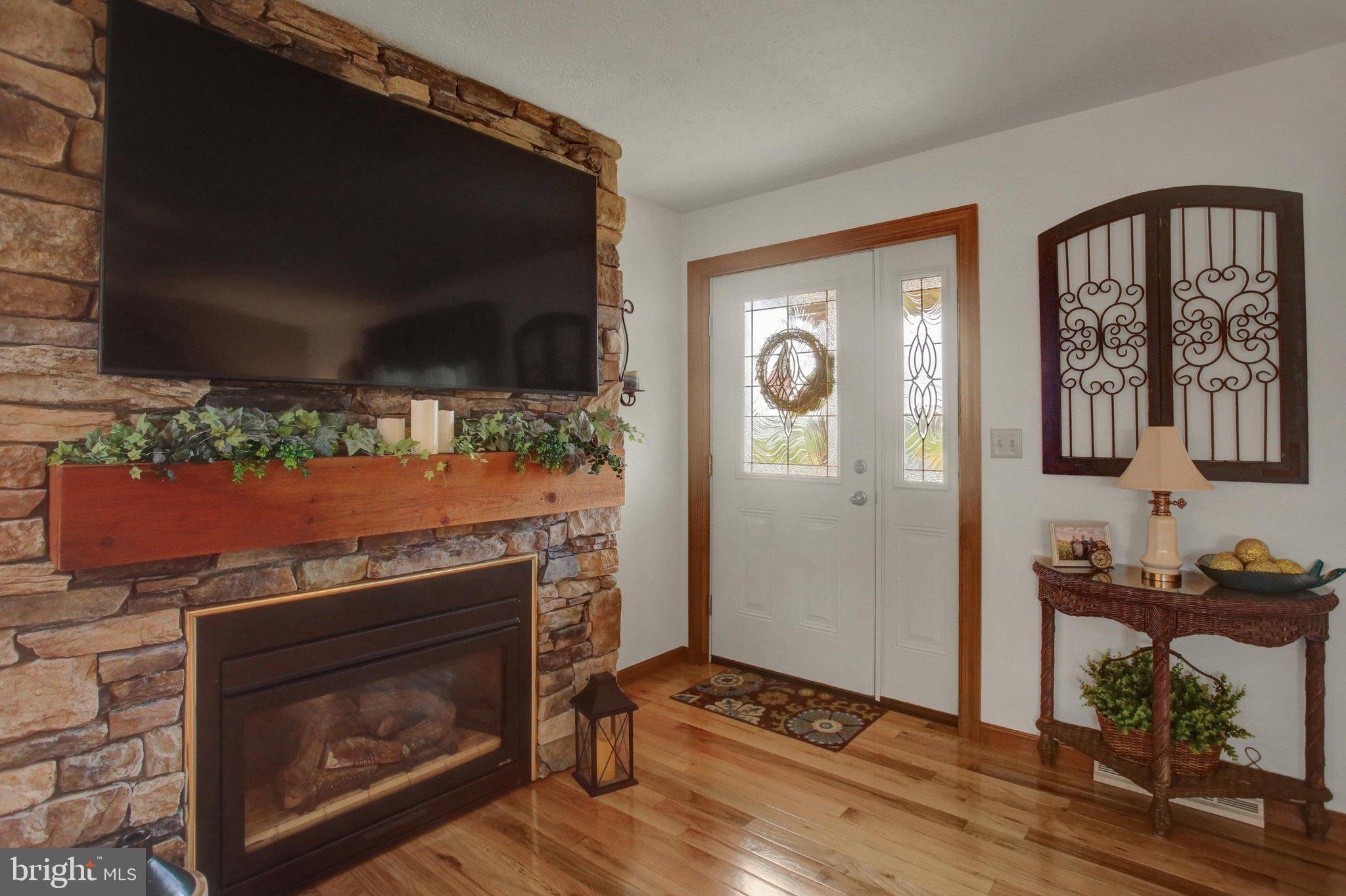 1461 Roxbury Road Shippensburg, PA 17257 - Photo 11 of 45 gas fireplace not hooked up