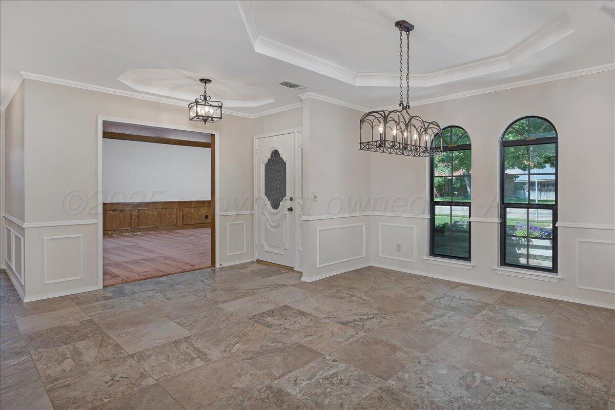 3627 Tripp Avenue Amarillo, TX 79121 - Photo 2 of 31 Dining and Foyer