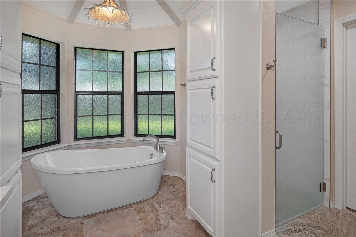 3627 Tripp Avenue Amarillo, TX 79121 - Photo 23 of 31 Priimary Bath and Shower