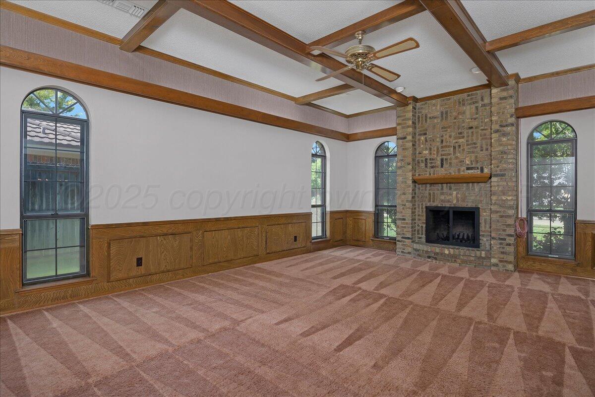 3627 Tripp Avenue Amarillo, TX 79121 - Photo 3 of 31 Living Room